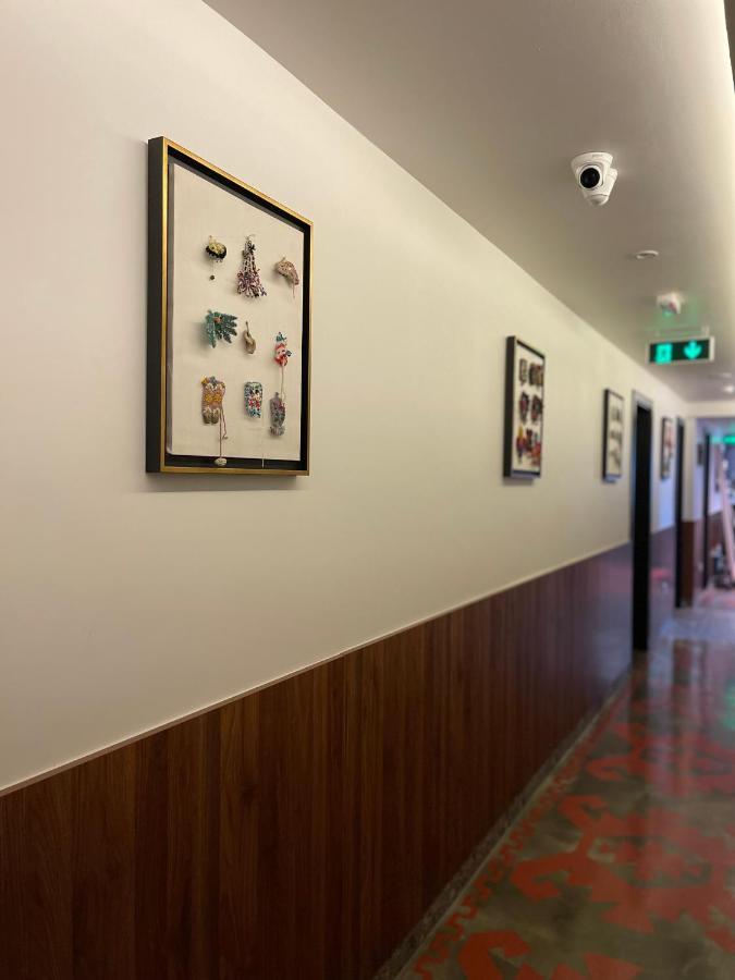 Etnomania Boutique Hotel Приштина Экстерьер фото