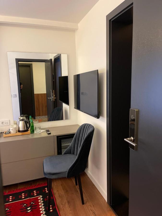 Etnomania Boutique Hotel Приштина Экстерьер фото