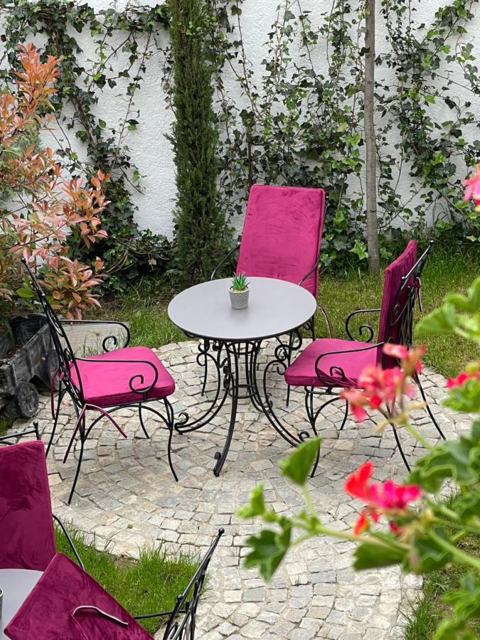 Etnomania Boutique Hotel Приштина Экстерьер фото