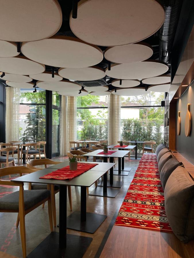 Etnomania Boutique Hotel Приштина Экстерьер фото