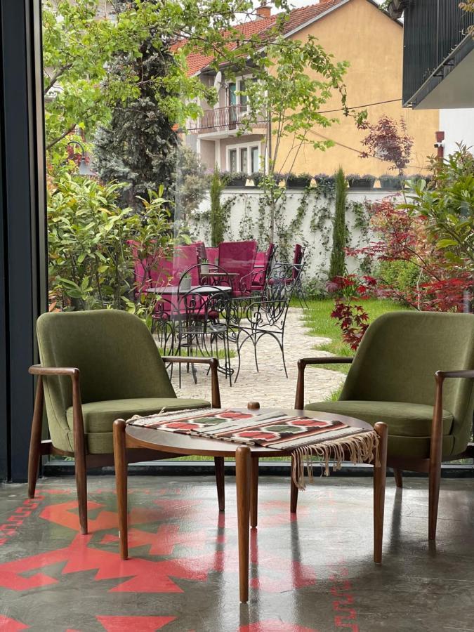 Etnomania Boutique Hotel Приштина Экстерьер фото